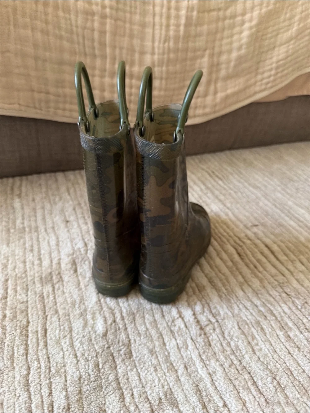 Kids Camo Rain Boots in Olive Green - Lightweight Waterproof 7/8 T